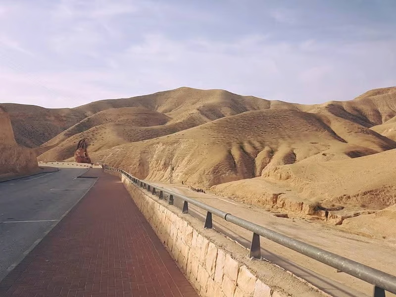 aeec0c63-a3dc-416e-a18b-4c2b661af5d4